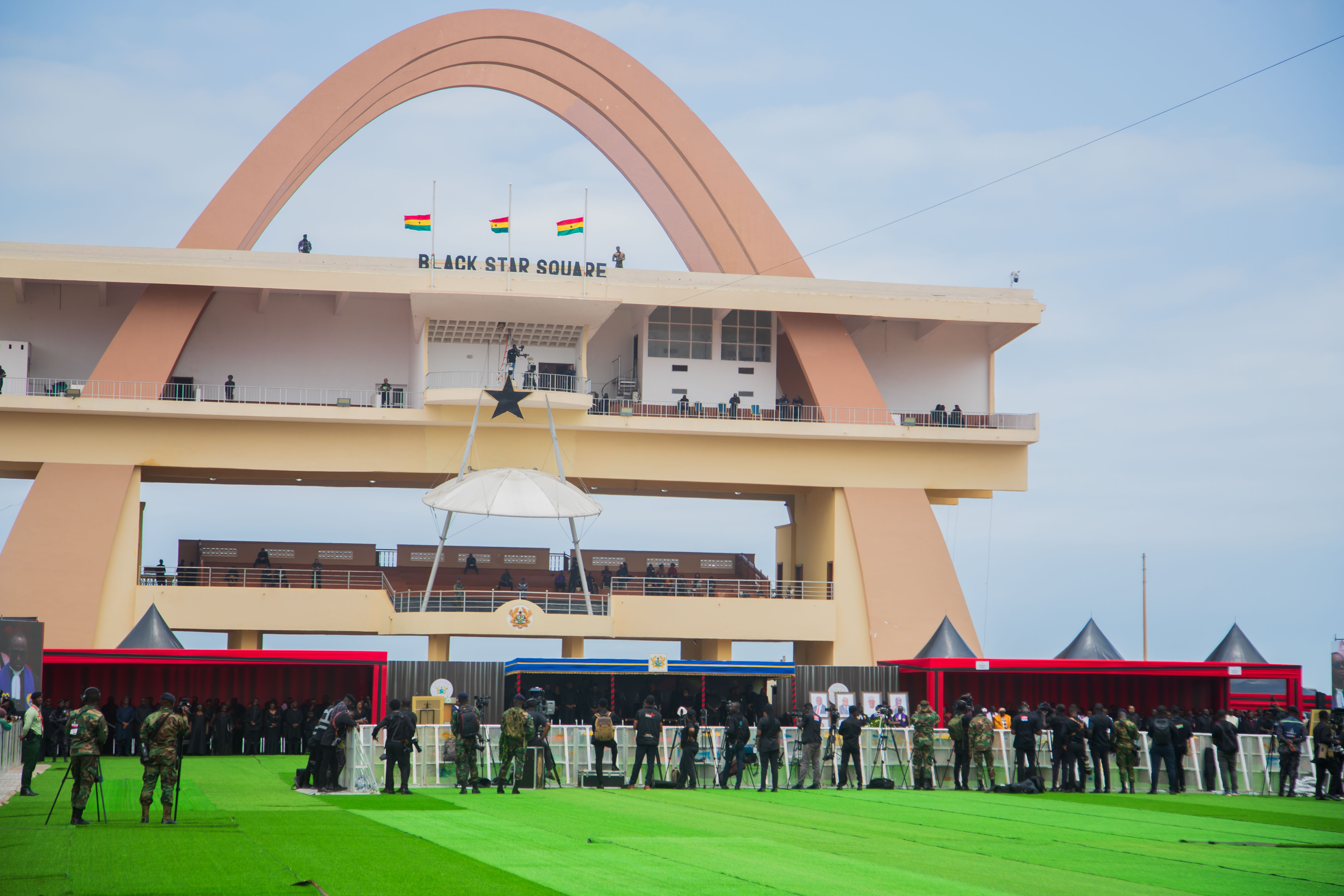 STATE FUNERAL, BANKS MOURN